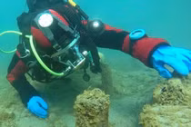 Bí mật ngôi làng cổ chìm dưới hồ nước của Thụy Sĩ