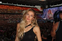 Mỹ nữ điền kinh Alica sang Mỹ “đu idol”, người đẹp MMA gây sốt