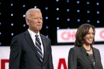 Nữ “phó tướng” của ông Biden làm nên lịch sử gây kinh ngạc nào?