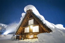 Độc đáo ngôi làng cổ có mái nhà như chắp tay cầu nguyện