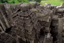 Độc đáo ngôi đền Ấn Độ được tạc từ khối đá khổng lồ