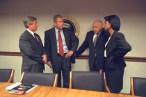 Hầm đồ sộ, kiên cố của lãnh đạo TG trú ẩn trong bạo loạn