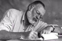 Khó tin nhà văn Hemingway nghĩ cốt truyện “Ông già và biển cả” suốt 13 năm 