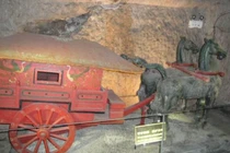 Mở mộ hoàng đế nước Sở, chuyên gia sửng sốt thấy dòng chữ lạ