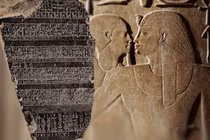 Phiến đá xuyên không từ thế giới khác, chuyên gia điên cuồng giải mã 