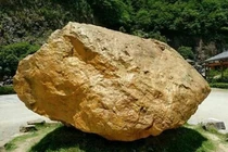 Kỳ lạ kho báu nghìn tỷ ngoài trời, trộm không dám bén mảng