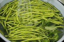 Bí quyết để có món rau muống xào ngon chuẩn vị Hà Nội