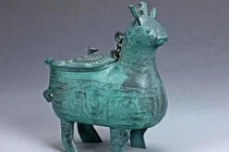 Vào hang bắt cáo, vô tình “tóm được” bảo vật nghìn năm có một