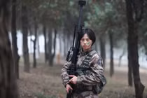 “Bóng hồng” xinh như mộng trong lực lượng nữ bắn tỉa Trung Quốc