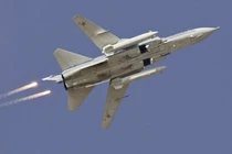 Không quân Nga cho Su-24 ném bom thẳng đầu phiến quân, yểm trợ lính Assad