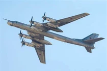 Tiêm kích Mỹ - Canada cất cánh khẩn cấp đuổi siêu máy bay Nga khỏi Alaska