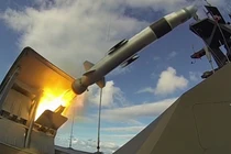 Mỹ dùng tên lửa NSM đánh chìm tàu chiến: Hành động "nắn gân" Trung Quốc? 