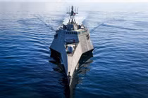 Cận cảnh tàu chiến đấu "ba thân" lớn nhất thế giới của Mỹ