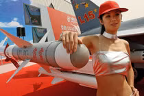 Tên lửa chống hạm chưa đủ, Trung Quốc bán cả vũ khí laser