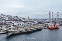 Tàu sân bay duy nhất của Nga giờ "tàn tạ" ra sao?