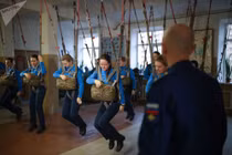 16% sức mạnh quân đội Nga phụ thuộc vào… phái yếu