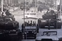 Checkpoint Charlie: "Điểm nóng" nhất châu Âu trong Chiến tranh Lạnh