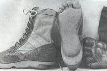 Kế sách giả dạng dấu chân của lính Mỹ khi vào rừng Trường Sơn