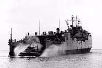 Ngạc nhiên tàu khí đệm độc nhất trong Chiến tranh VN