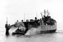 Ngạc nhiên tàu khí đệm độc nhất trong Chiến tranh VN