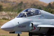 Trung Quốc lại cho ra lò máy bay mới, cả thế giới giật mình