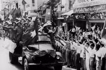 Hình ảnh lịch sử khi Việt Minh tiếp quản thủ đô trong ngày 10/10