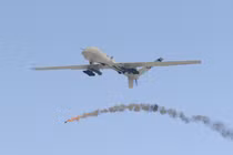 Vũ khí bí ẩn của Houthi vừa "làm gỏi" máy bay UAV Mỹ