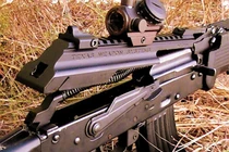 Gian nan đi tìm công thức gắn kính ngắm lên súng trường Kalashikov