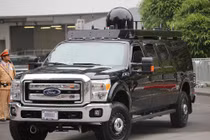 Giải mã "vật thể lạ" trong đoàn xe hộ tống Tổng thống Donald Trump