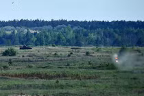 Ukraine tố Mỹ “trí trá” khi bán tên lửa FGM-148 cho nước này