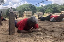 Choáng với lực lượng dân quân của Venezuela