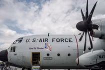 Bên trong khoang lái của vận tải cơ C-130: Tiện nghi bất ngờ