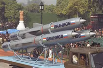 Ấn Độ bắt đầu xuất khẩu tên lửa BrahMos, cơ hội nào cho Việt Nam?