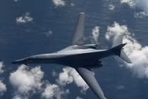 Máy bay ném bom B-1B Lancer của Mỹ sẽ bay cao hơn và… chậm hơn?