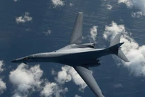 Máy bay ném bom B-1B Lancer của Mỹ sẽ bay cao hơn và… chậm hơn?