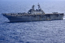 Tàu "khủng" của Mỹ tập trận ngay “cửa ngõ” Biển Đông