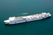 Venezuela "căng như dây đàn", Mỹ đưa tàu chiến tới Nam Mỹ