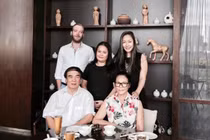 Mẹ ruột kín tiếng của Hoa hậu Ngô Phương Lan