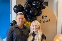 Cưới vợ kém 16 tuổi, mẹ kế và con chồng gây xôn xao