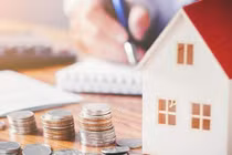 Đang loay hoay tiết kiệm, tôi lặng nhìn đồng nghiệp mua nhà tiền tỉ