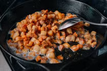 Thêm chút gia vị này vào, mỡ lợn trắng mềm để cả năm không hỏng