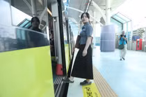 Người dân hào hứng trải nghiệm đường sắt đô thị Nhổn - Ga Hà Nội