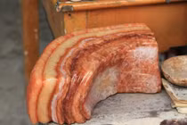 Miếng thịt ba chỉ có giá hơn 7 tỷ, nhiều đại gia chi tiền