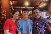 Bố "hot boy" U23 Việt Nam: "Tui mần mấy mâm cơm cho cháu nó phấn khởi"