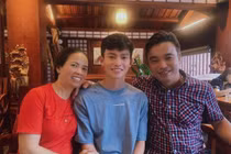 Bố "hot boy" U23 Việt Nam: "Tui mần mấy mâm cơm cho cháu nó phấn khởi"
