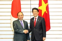 Thủ tướng Nhật Bản Shinzo Abe tới Việt Nam và những kỳ vọng