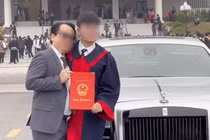 Thực hư chuyện đại gia Phú Thọ tặng Rolls-Royce Ghost làm quà tốt nghiệp