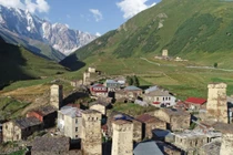 Ghé thăm ngôi làng có người ở cao nhất Châu Âu