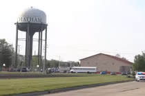 Lao xe vào trại hè ở Mỹ, 4 người thiệt mạng