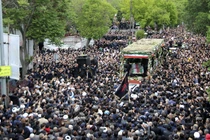 Hình ảnh ngày đầu quốc tang Tổng thống Iran